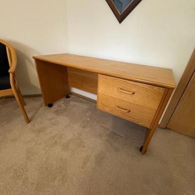 Sale Photo Thumbnail #12: Small desk