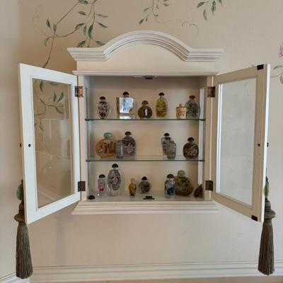 Sale Photo Thumbnail #20: Display cabinet