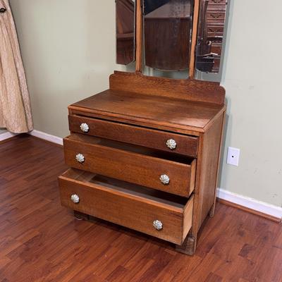 Unique 3 Drawer Dresser With Tri Fold Mirrors 