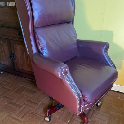 Lorell Traditional Executive Swivel Tilt Chair 