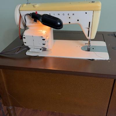 Singer 237 Sewing Machine