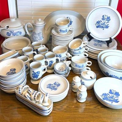 Large Pfaltzgraff Yorktowne Stoneware