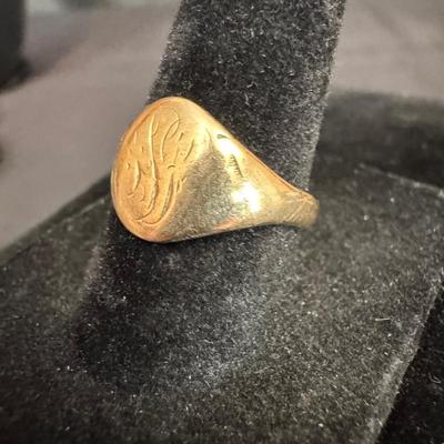 Antique Gold Tone Ring | Engraved “June 1910” & “S Gold” | Etched Script Face | 2.64g Total Weight