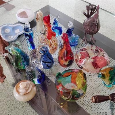 Hu140 figurines