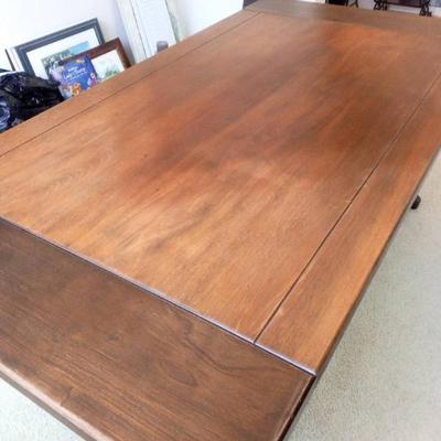 Hu156 dining room table