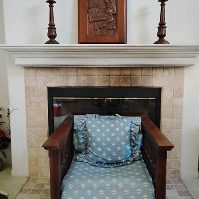 Hu134 blue wooden decor