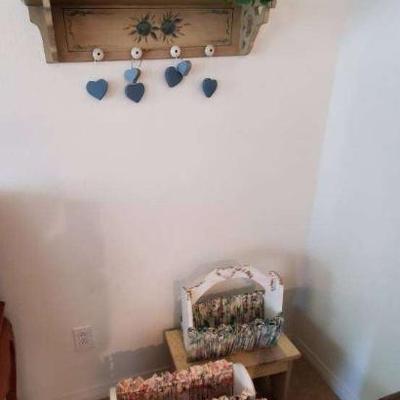 Hu121 decorative shelf periodicals holders, stools