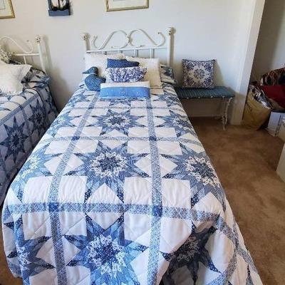 Hu110 twin size bed framed picture, bench