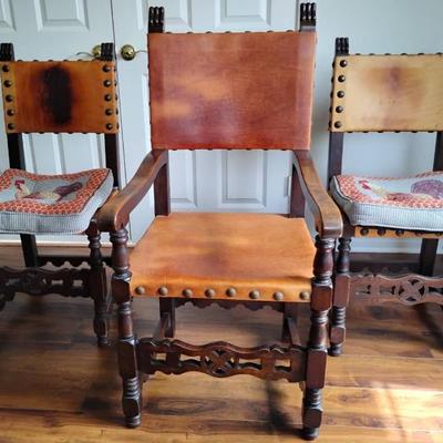 Hu105 brown wooden chairs