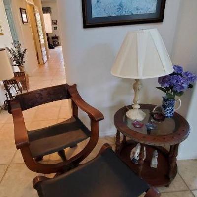Hu152 side table chair, ottoman, lamp, vase