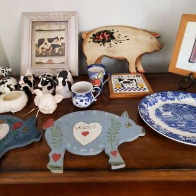 Hu166 cow and pig theme lot