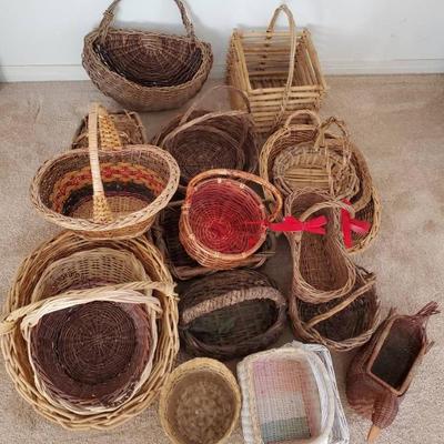Hu183 mystery basket lot 2