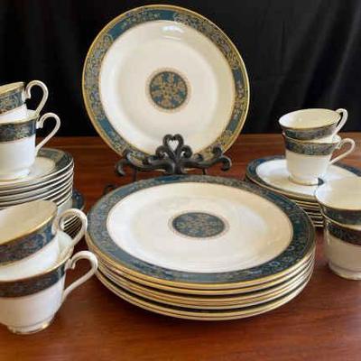 Hu115v royal doulton fine bone china