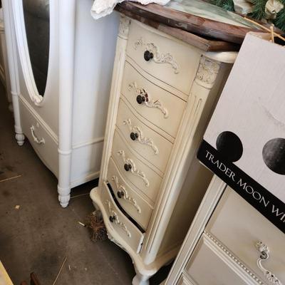 Sale Photo Thumbnail #277