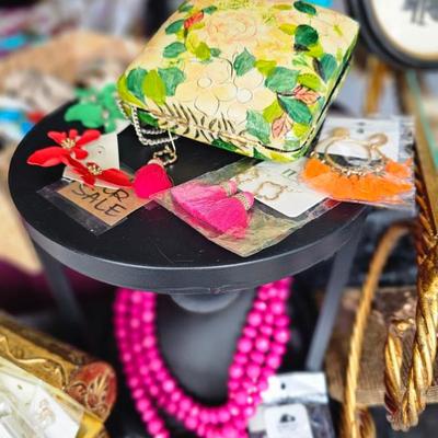 Sale Photo Thumbnail #303