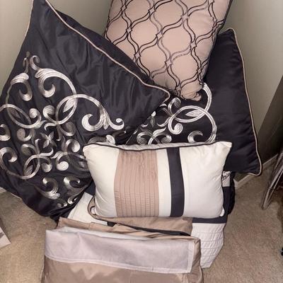 Elegant S.L. Home Fashions Comforter Set 8pcs 