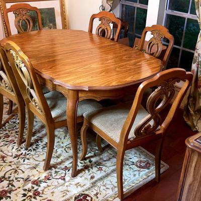 Dining Table And 6 Chairs 
