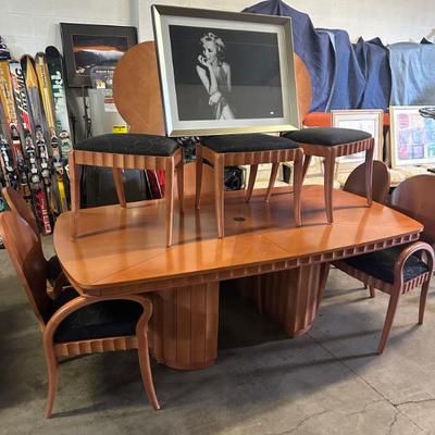 Dining Room Table and Chairs (GREAT CONDITION)
