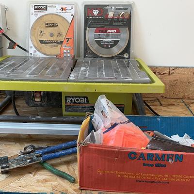 Ryobi 7” Wet Tile Saw And Accessories 