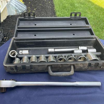 Torque Wrench With Sockets