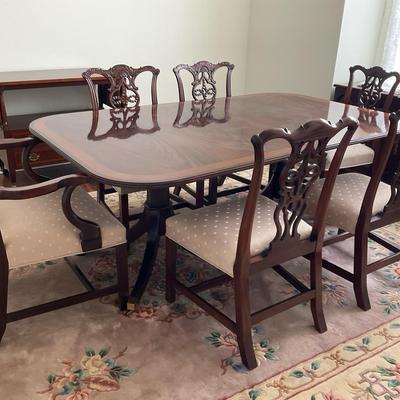 Dining Room Table With 12 Chairs and 2 Leaves