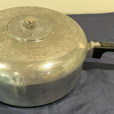 Magnalite 11.5 Inch Pot With Lid