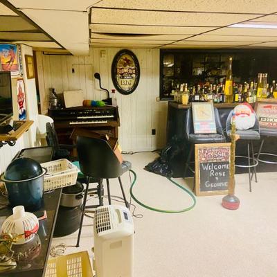 Great Beer Decor and barware!