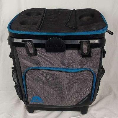 IGLOO Rolling Zippered Nylon Thermal Cooler