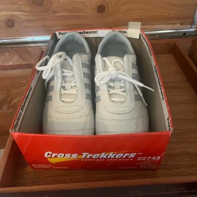 Cross Trekkers Tennis Shoes Size 10 Brand New in Box! 