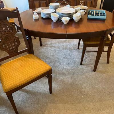 Dining Room Table with 4 Chairs 