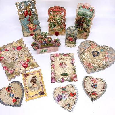 Sale Photo Thumbnail #126: Part collection of antique valentines including fold outs 