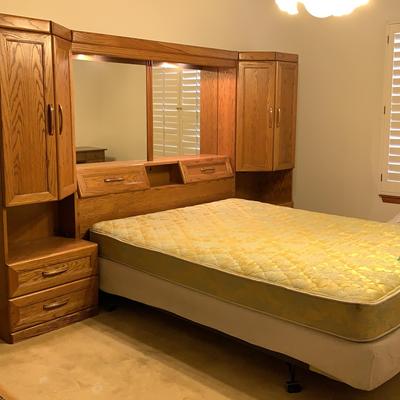 Queen Size Headboard Wall Unit Bed With Mattress And Boxspring ￼