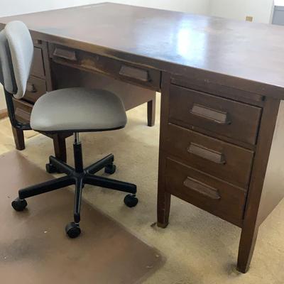 Wooden Desk With Chair And Floor Mat