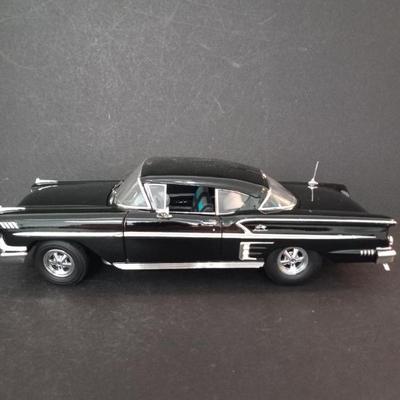 1:18 Metal Ertl 1958 Chevrolet Impala - Black