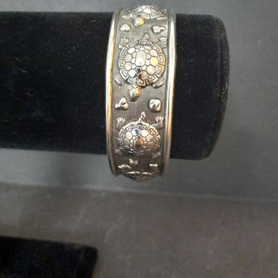 Vintage Sterling 20mm Cuff Bracelet - Turtle Design - TW 25.2g