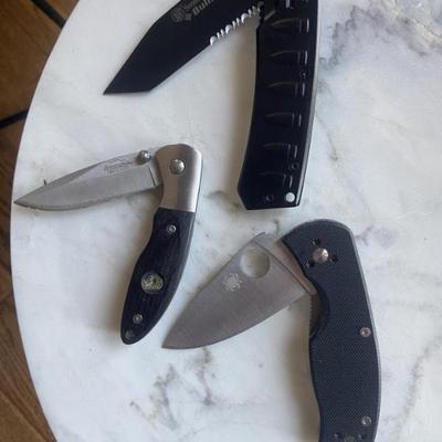 Few pocket knives