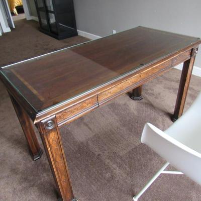 Sale Photo Thumbnail #17: Small table/desk