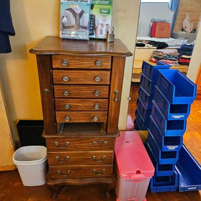 Sale Photo Thumbnail #401