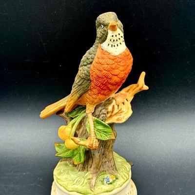 Towle Fine Bone China Robin Bird Music Box