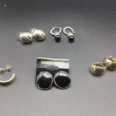 (5) Pairs Of Earings
