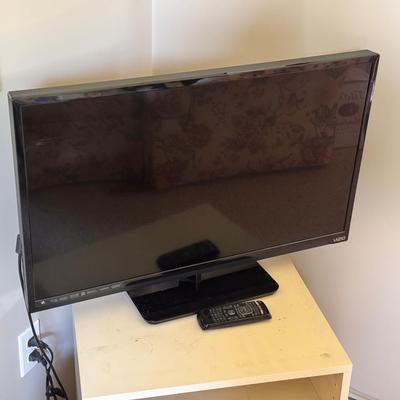 32” Vizio HDTV With Remote 