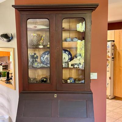 Gorgeous Vintage Cabinet