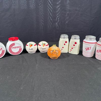 Vintage Sets of Rare Salt & Pepper Shakers and Rare Painted Ceramic Onion Salt Shaker