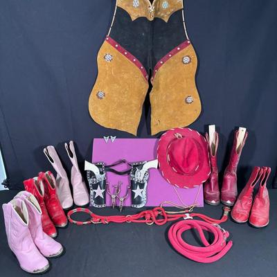 Huge Cowgirl Lot, Boots, Ropes, Chaps, Hat, Toy Guns / Holster, Spurs, Collar Stays
