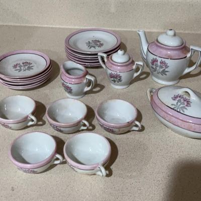 Vintage Child’s Tea Set