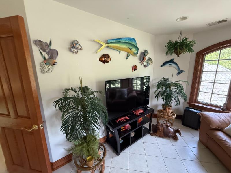 Sale Photo Thumbnail #54