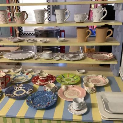 Sale Photo Thumbnail #287: Pottery designs from the lady of the house