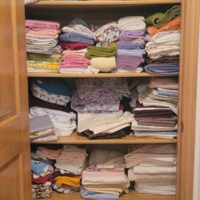Sale Photo Thumbnail #152: Linen Closet