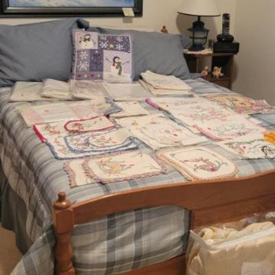 Sale Photo Thumbnail #146: Linens
