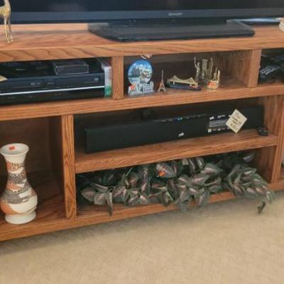 Sale Photo Thumbnail #61: Entertainment Stand